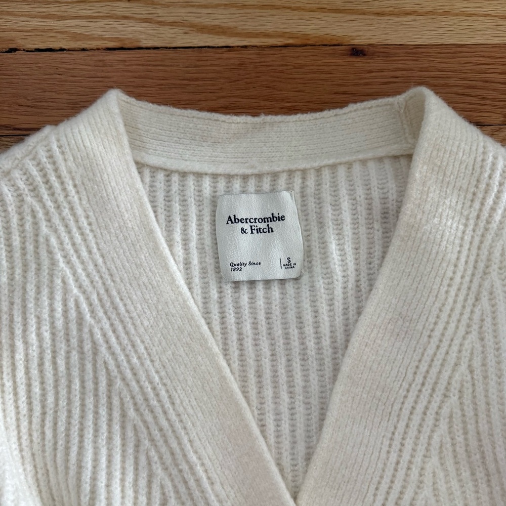 Abercrombie & Fitch Cream Ribbed Button-Front Cardigan - Picture 2 of 3